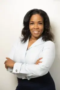 Long Headshot of Robyn Hamilton