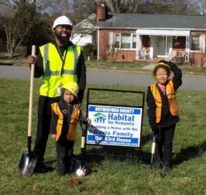 Dad and children volunteers