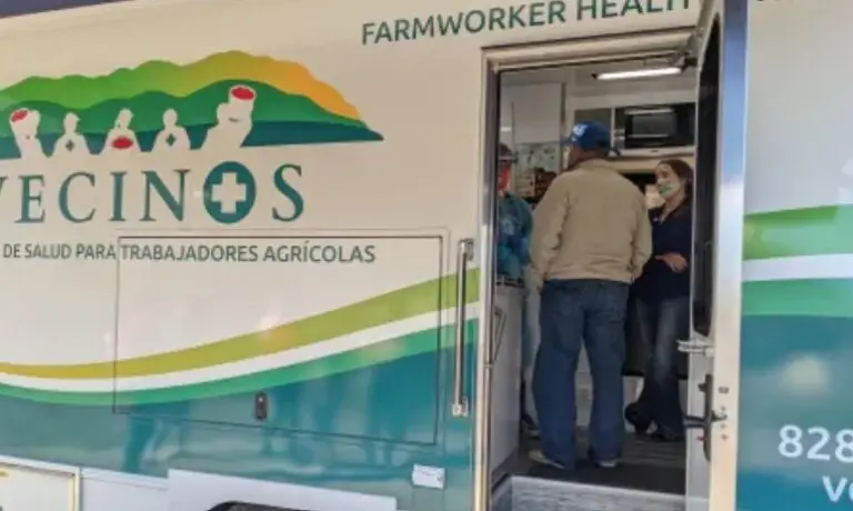 Vecinos farmwork health mobile clinic